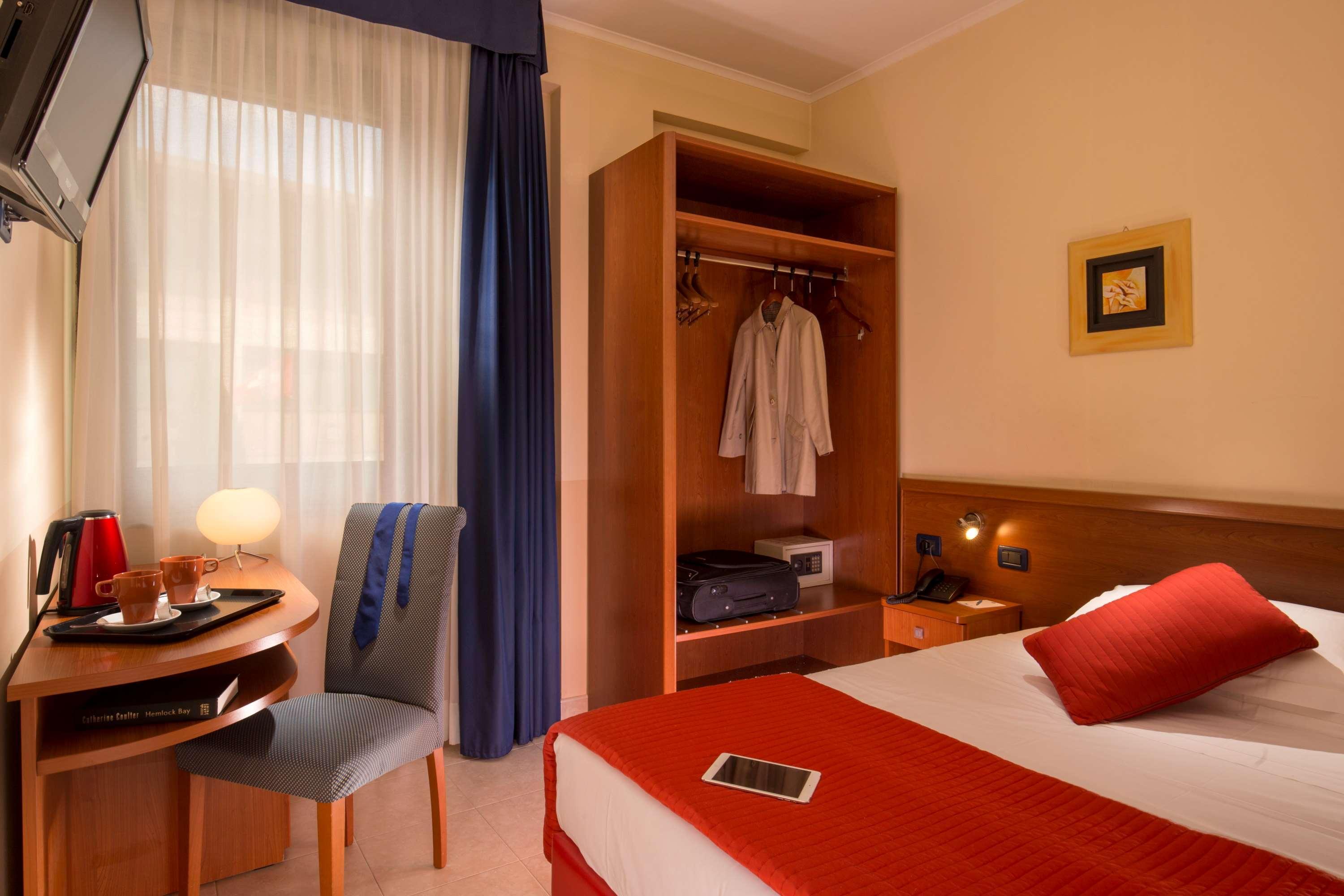 Best Western Blu Hotel Roma Exterior photo